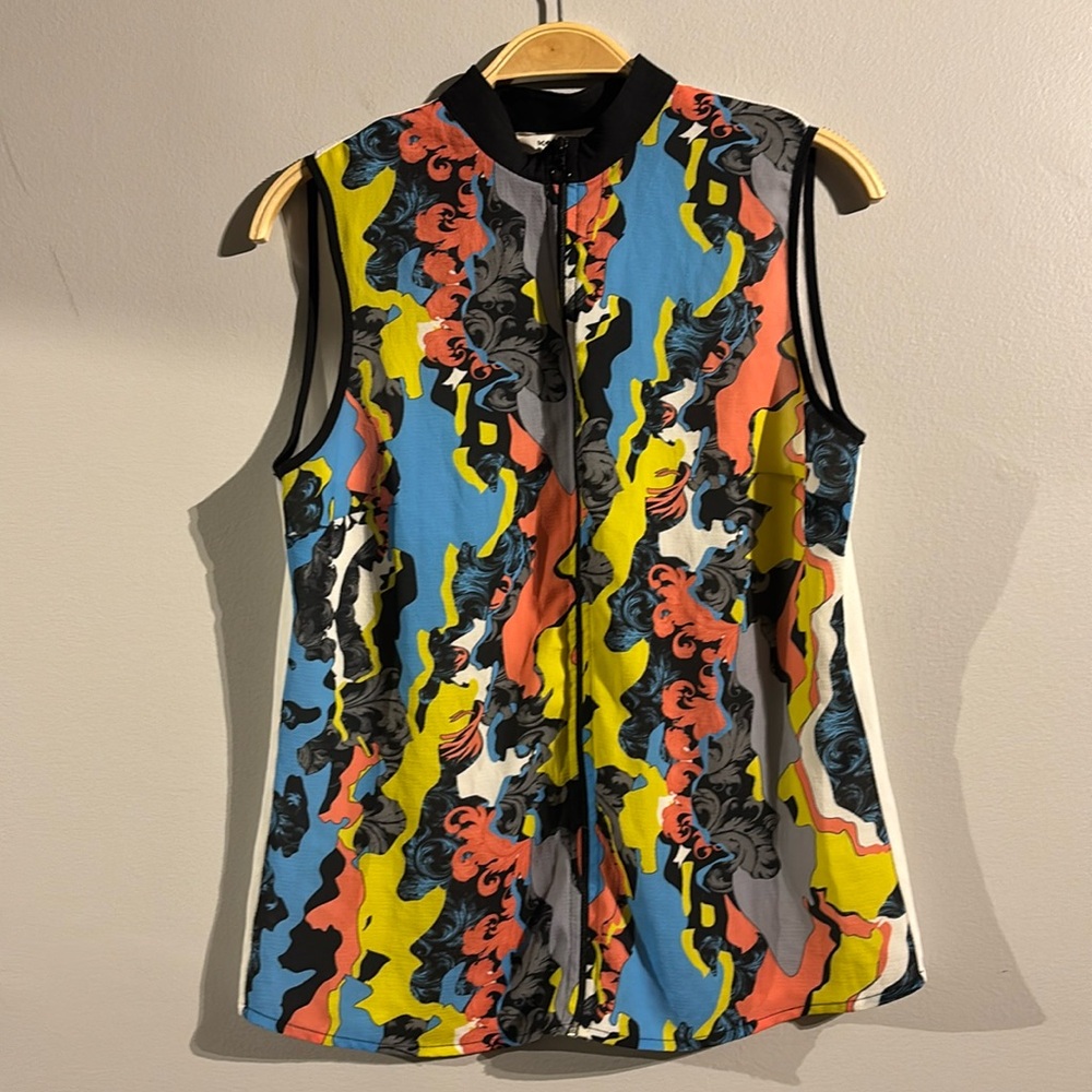 Fancy top with zipper